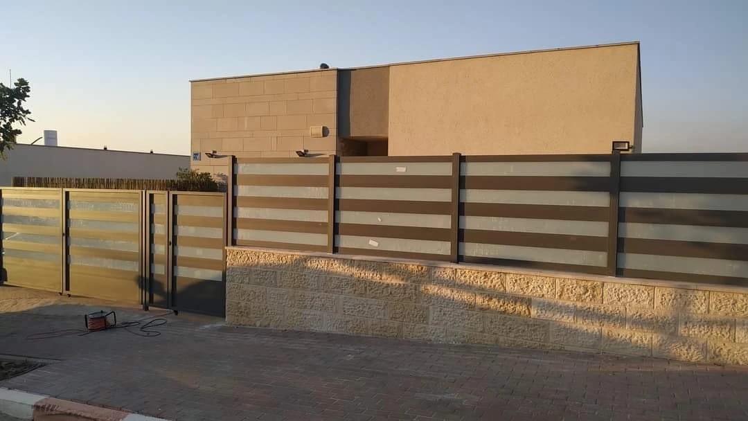 Fence 9