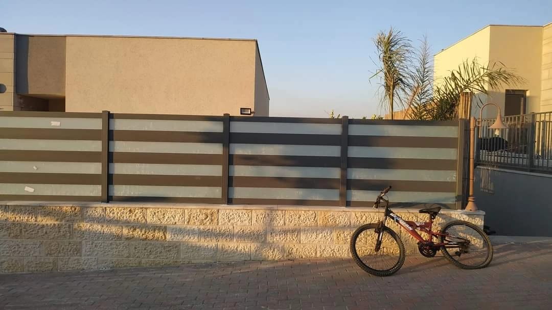 Fence 10