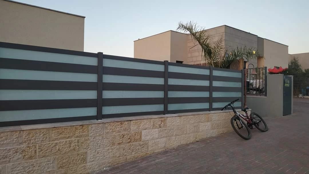 Fence 14